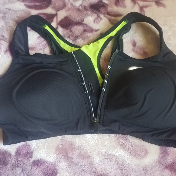 Nike sports bra - Picture 3 of 4